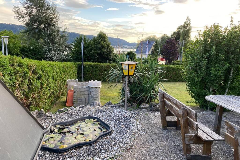 Seeblume - Mit Pool Und Seeblick *
