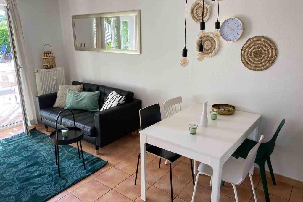 Seeblume - Mit Pool Und Seeblick Apartment